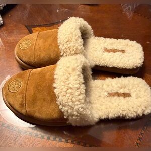 Tory Burch Suede & Shearling Slippers Carmel Suede w/ Buttermilk shearling 7.5